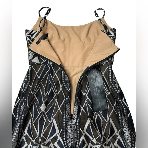 NWT BCBGMAXAZRIA Alese Floral Geometric Pattern Midi Dress - Picture 6 of 10